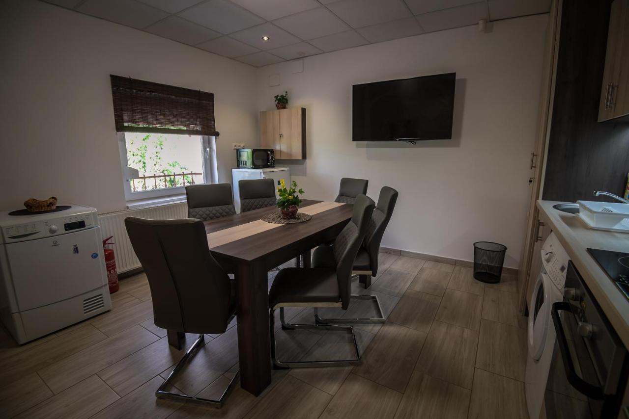 Mokka Apartman Сегед Екстер'єр фото