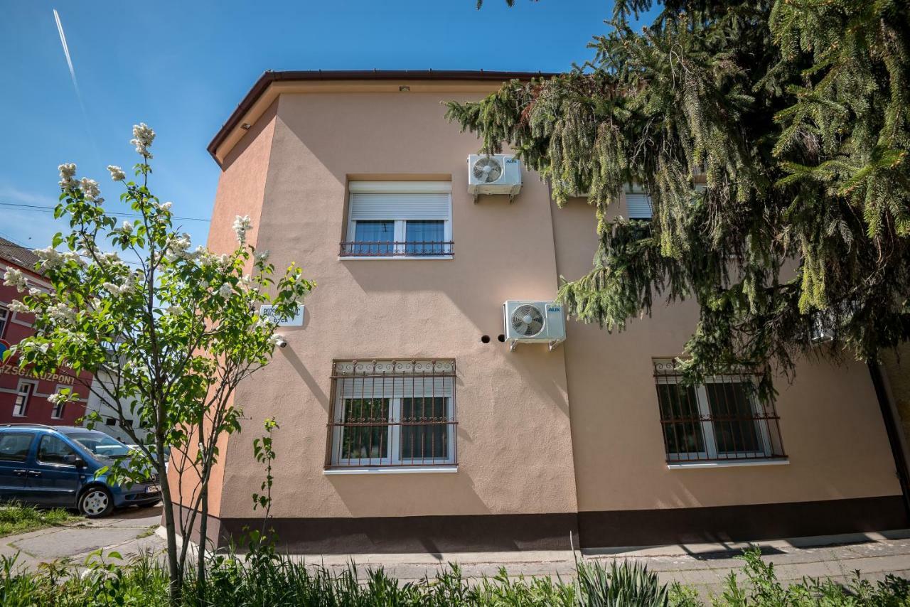 Mokka Apartman Сегед Екстер'єр фото